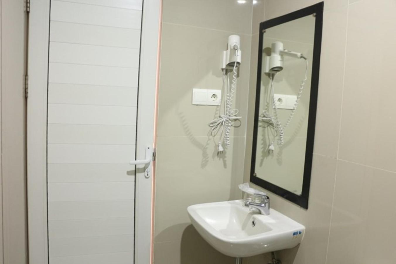 Lubukpakam Crew Express Hotel מראה חיצוני תמונה