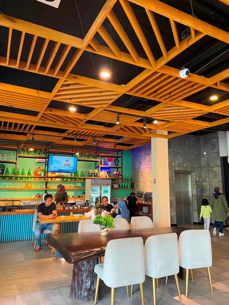 Lubukpakam Crew Express Hotel מראה חיצוני תמונה